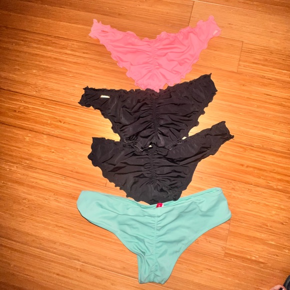 Bundle of 4 vintage victories secret bathing suit bottoms size small - Picture 1 of 9